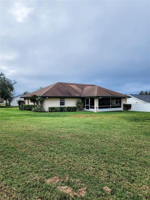 A home in LAKELAND