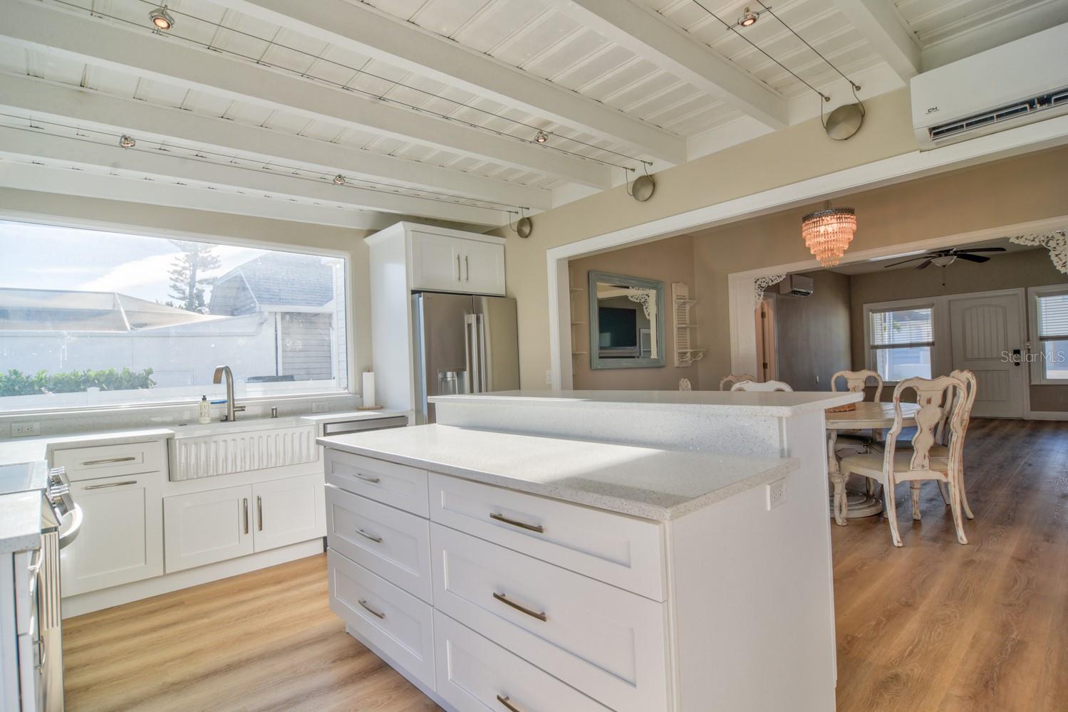 LONE PALM BEACH 1ST ADD - Residential Lease