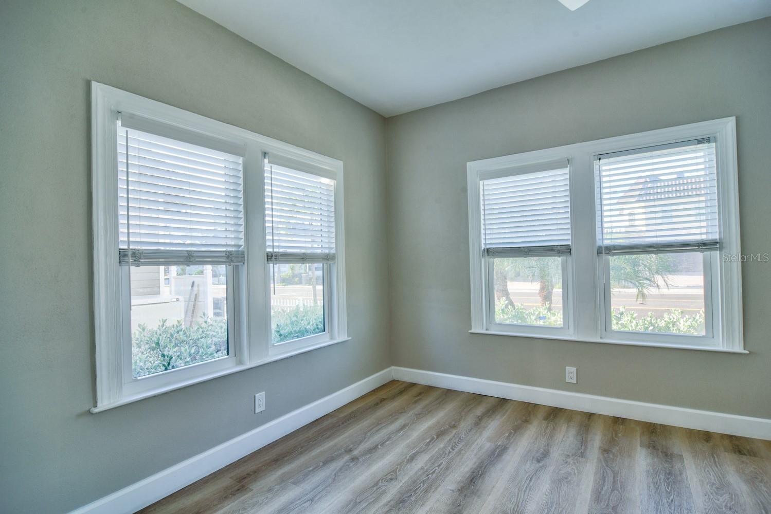 LONE PALM BEACH 1ST ADD - Residential Lease