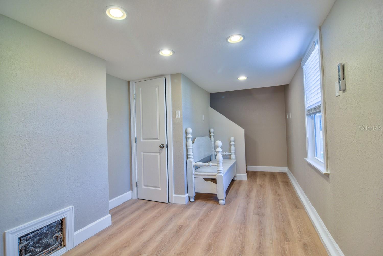 LONE PALM BEACH 1ST ADD - Residential Lease