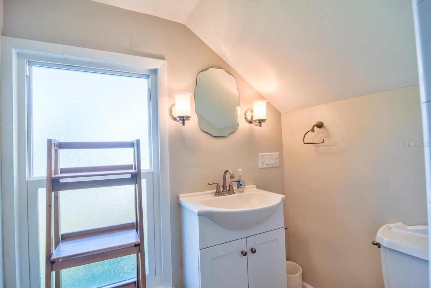 LONE PALM BEACH 1ST ADD - Residential Lease