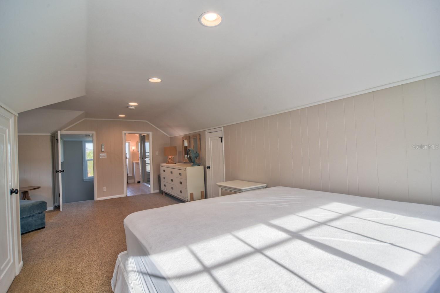 LONE PALM BEACH 1ST ADD - Residential Lease