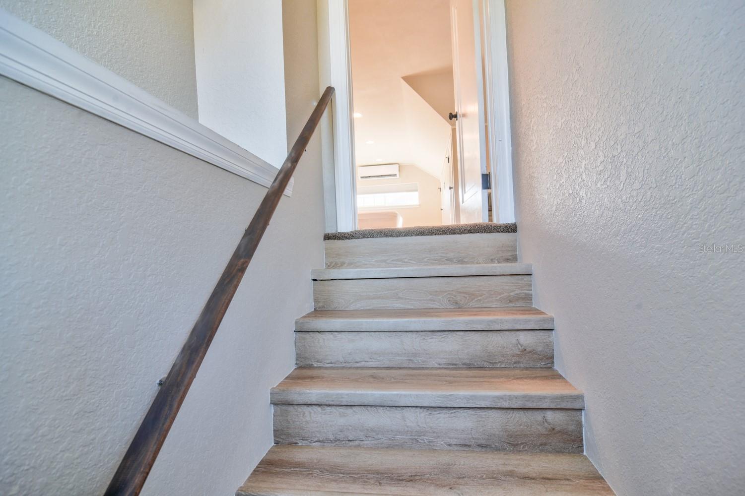 LONE PALM BEACH 1ST ADD - Residential Lease