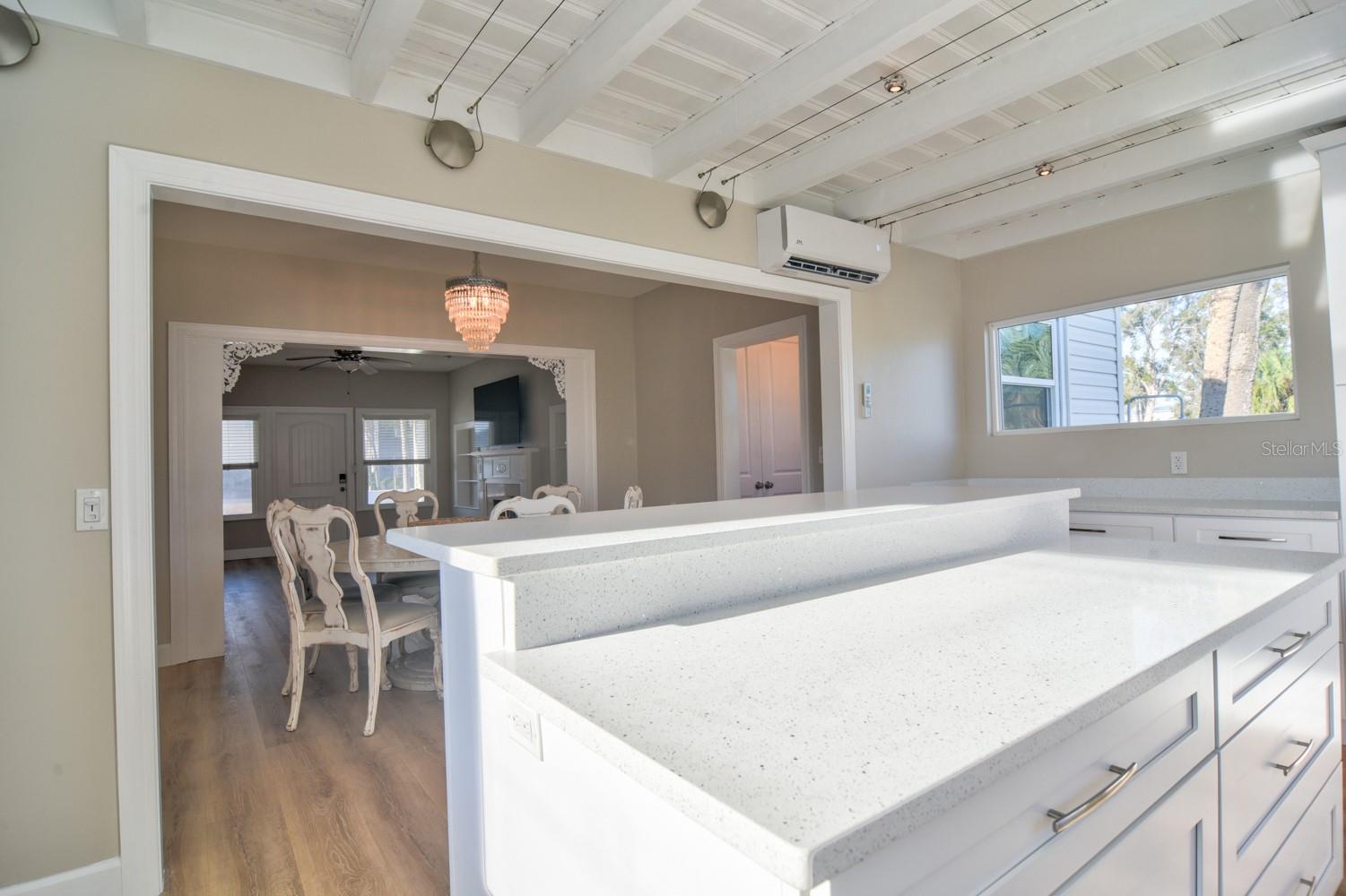 LONE PALM BEACH 1ST ADD - Residential Lease