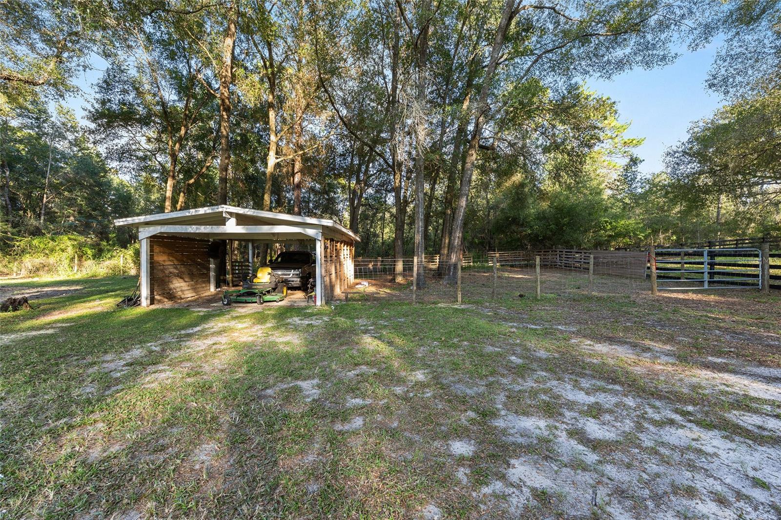 ROLLING HILLS - Residential