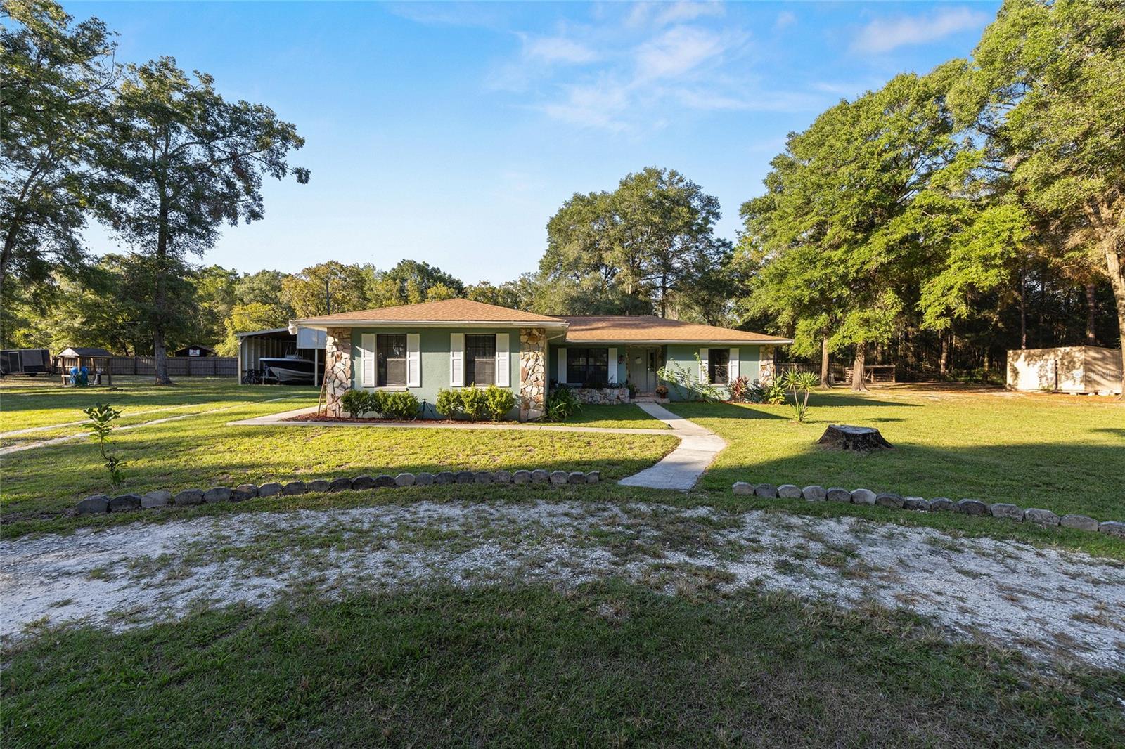 ROLLING HILLS - Residential