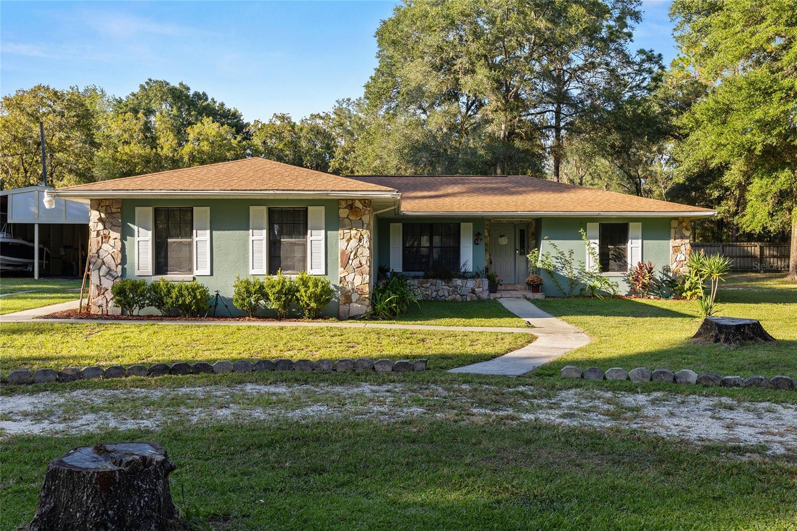 ROLLING HILLS - Residential