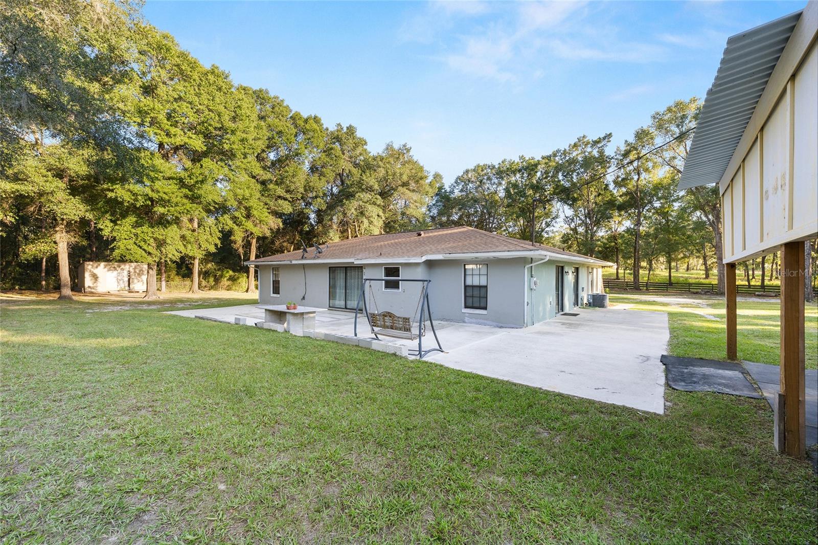 ROLLING HILLS - Residential