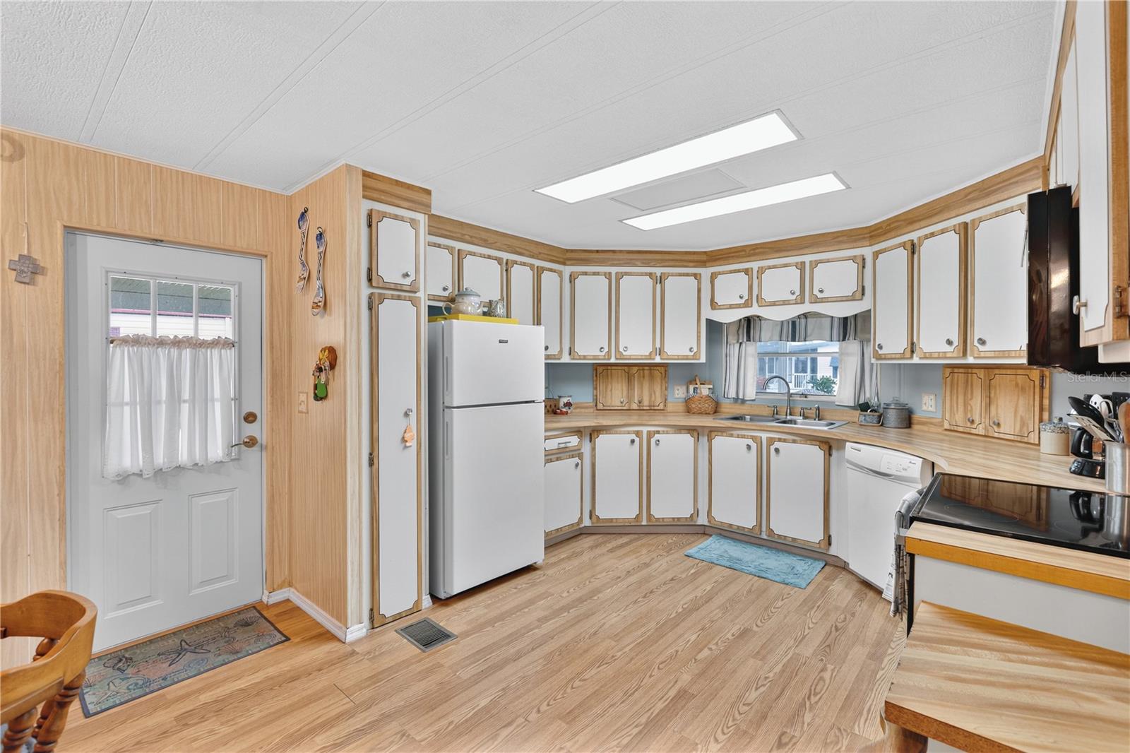 LA CASA MHP CO-OP - Residential