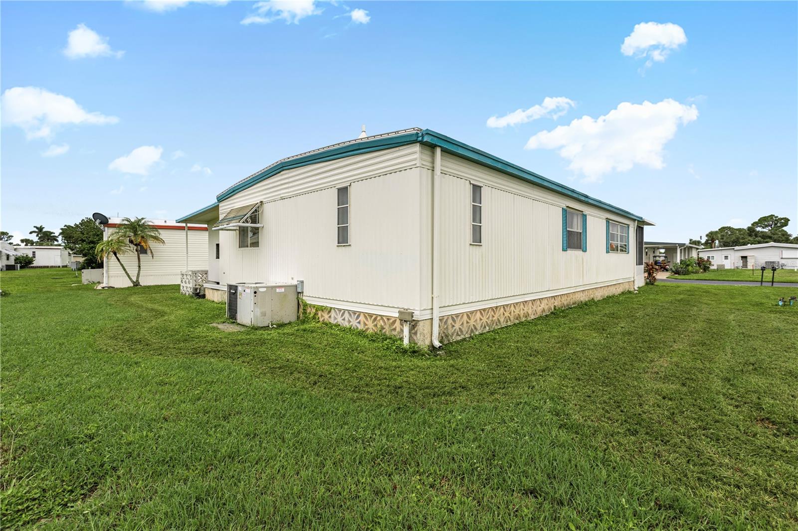 LA CASA MHP CO-OP - Residential