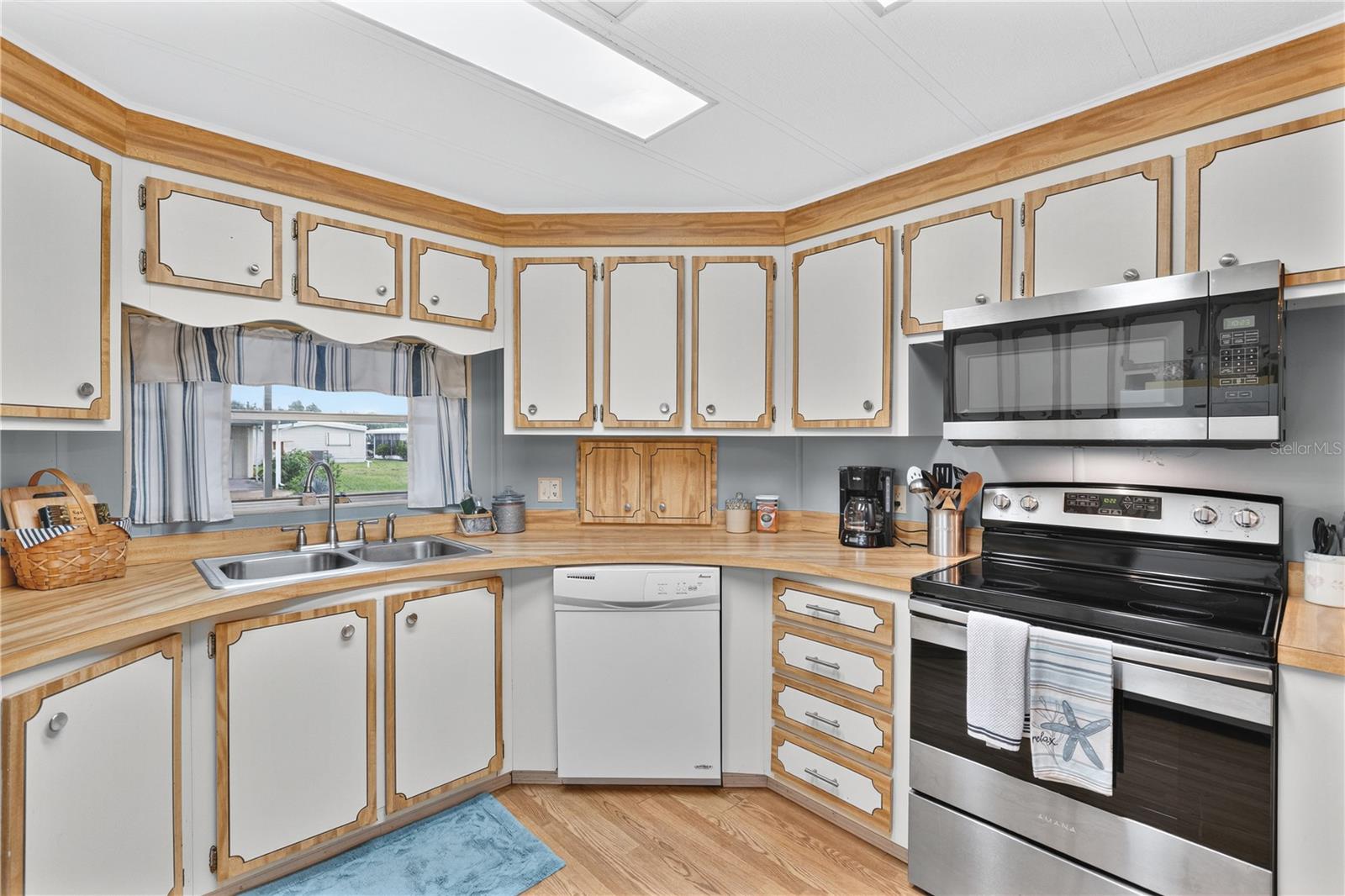 LA CASA MHP CO-OP - Residential