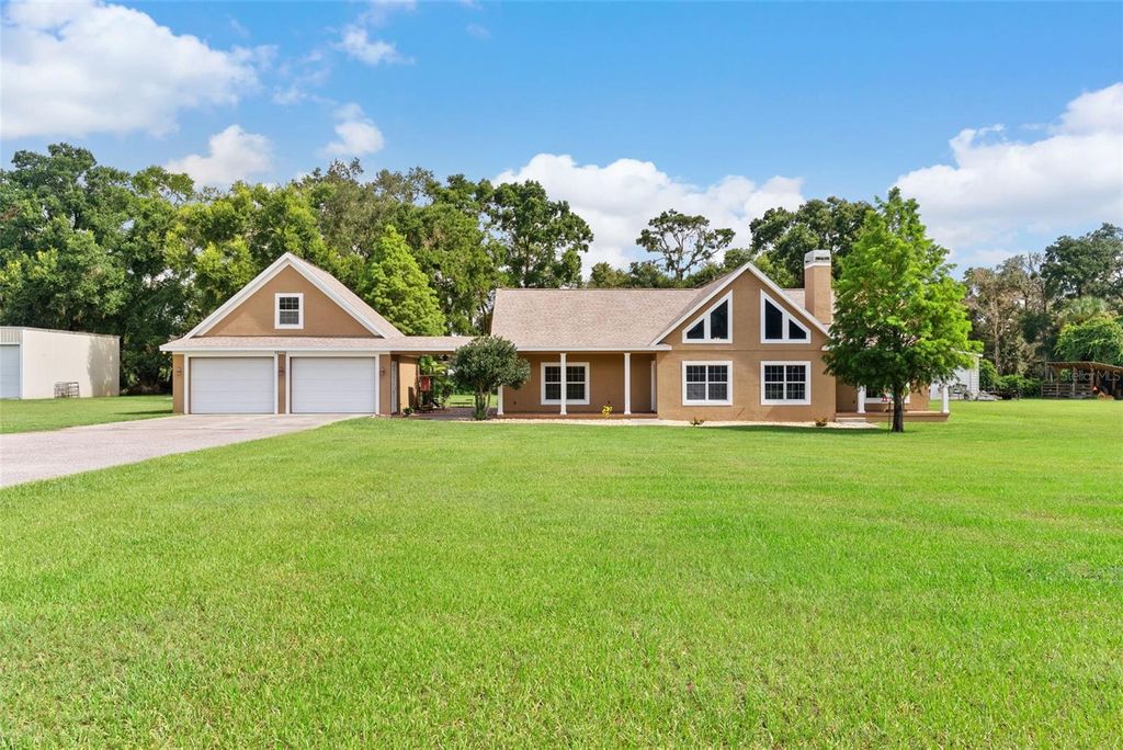 Photo of 12136 Mcintosh Road, Thonotosassa, FL 33592 (MLS # TB8418178)