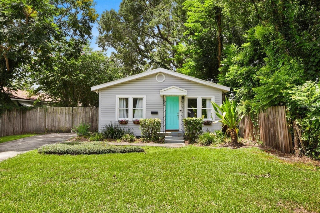 Photo of 1214 E Harding Street, Orlando, FL 32806 (MLS # O6437676)