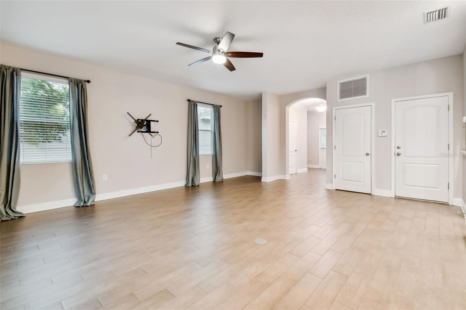 INTERBAY - Residential Lease