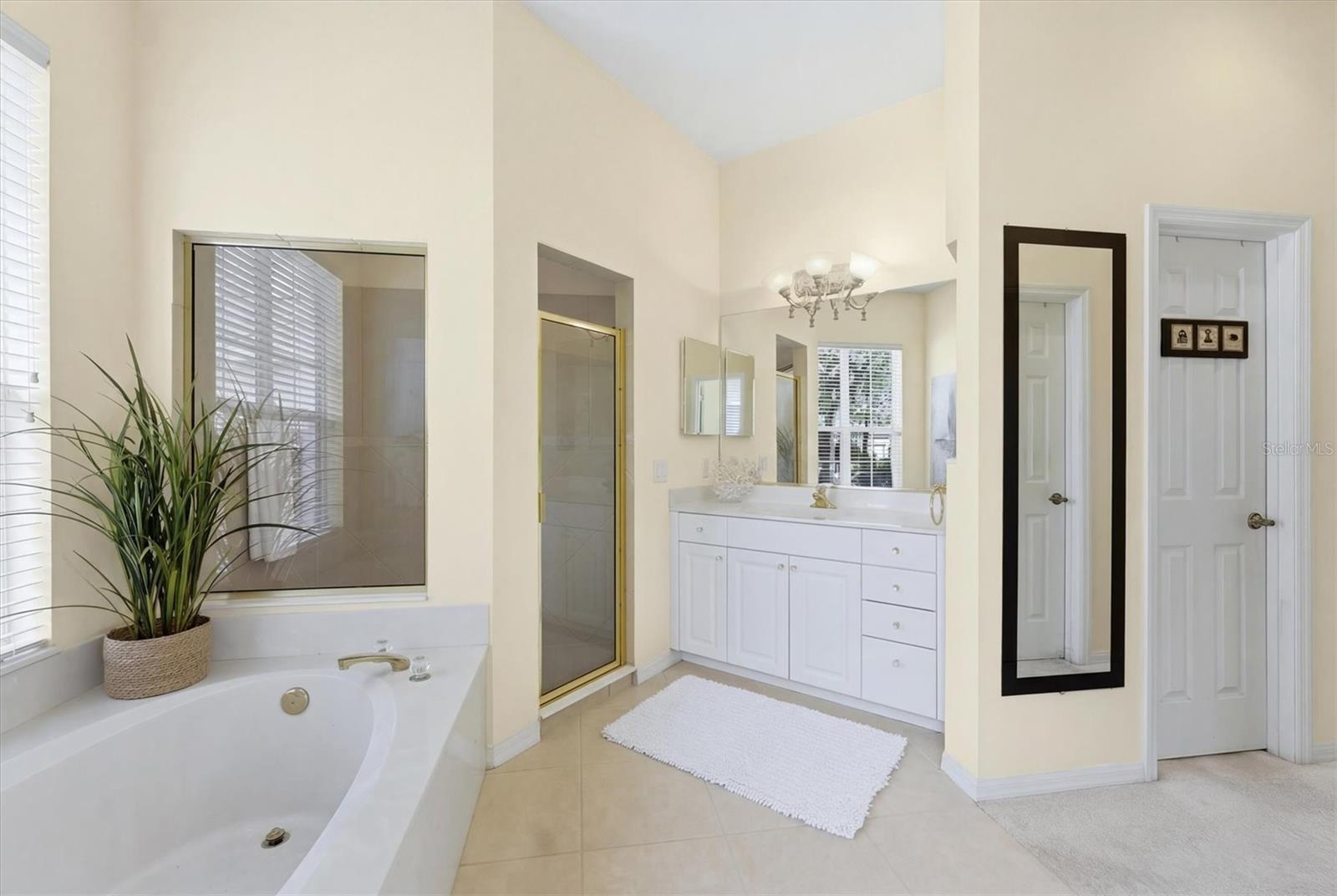 WOODLANDS PARK ON PALMA SOLA BAY - Residential