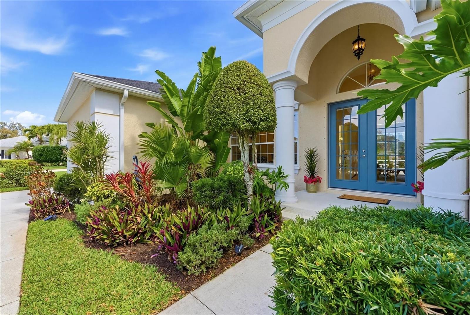 WOODLANDS PARK ON PALMA SOLA BAY - Residential