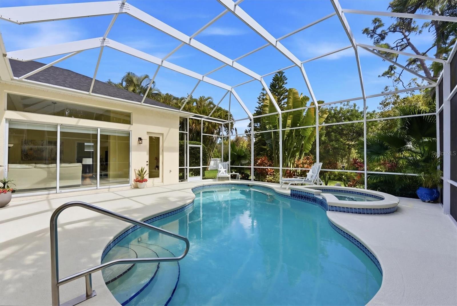 WOODLANDS PARK ON PALMA SOLA BAY - Residential