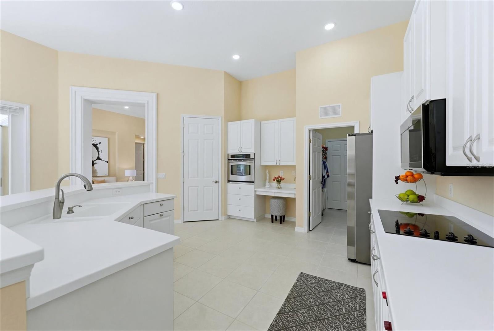 WOODLANDS PARK ON PALMA SOLA BAY - Residential