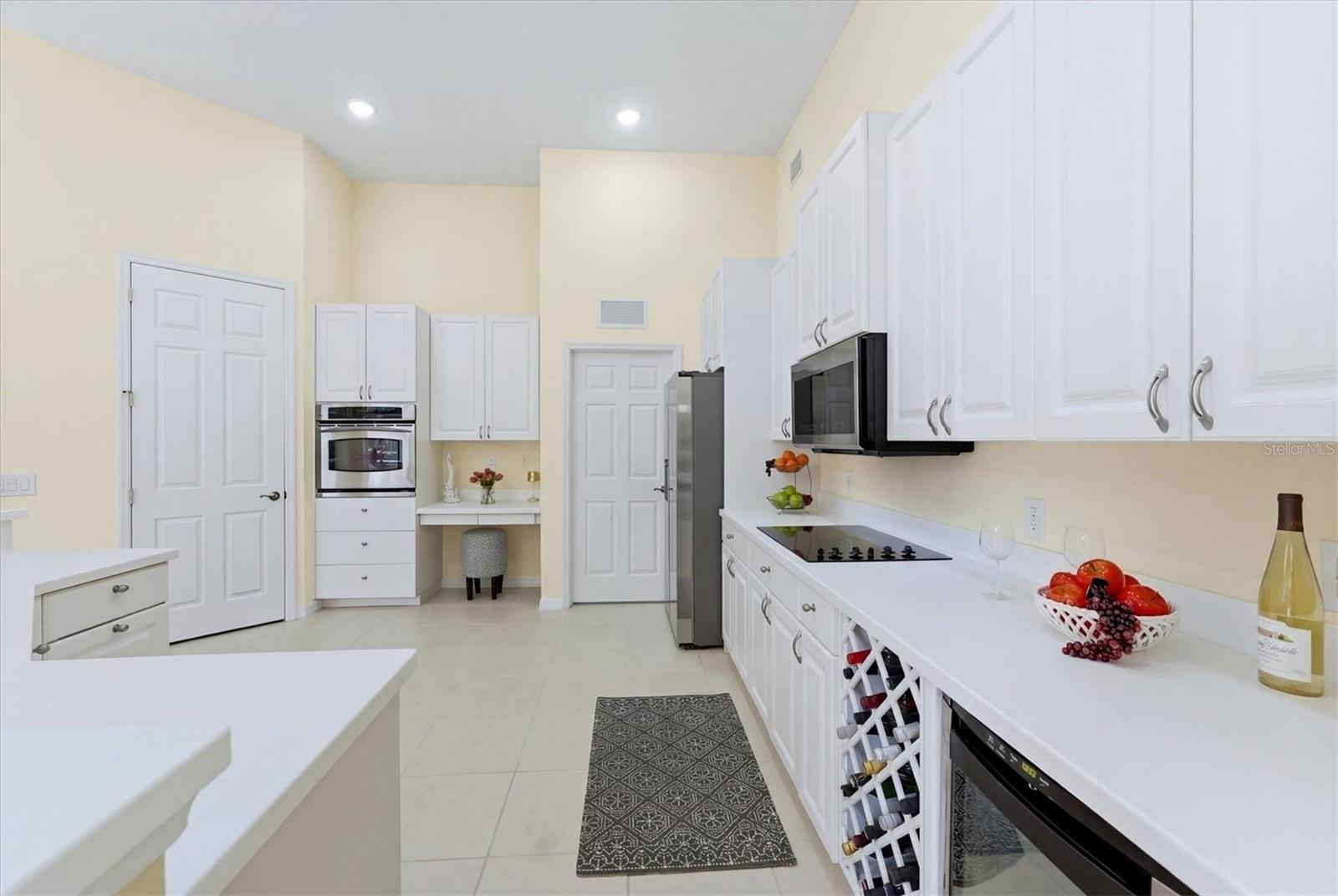 WOODLANDS PARK ON PALMA SOLA BAY - Residential