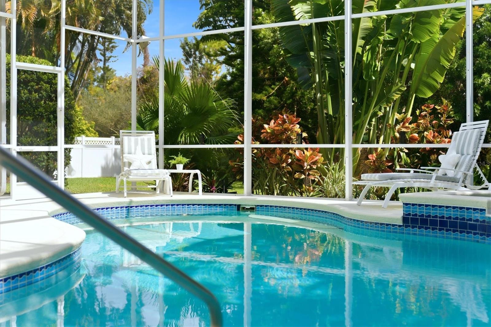 WOODLANDS PARK ON PALMA SOLA BAY - Residential