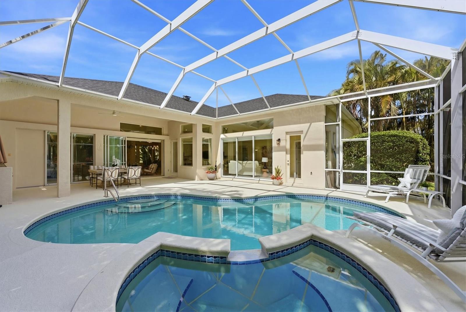 WOODLANDS PARK ON PALMA SOLA BAY - Residential