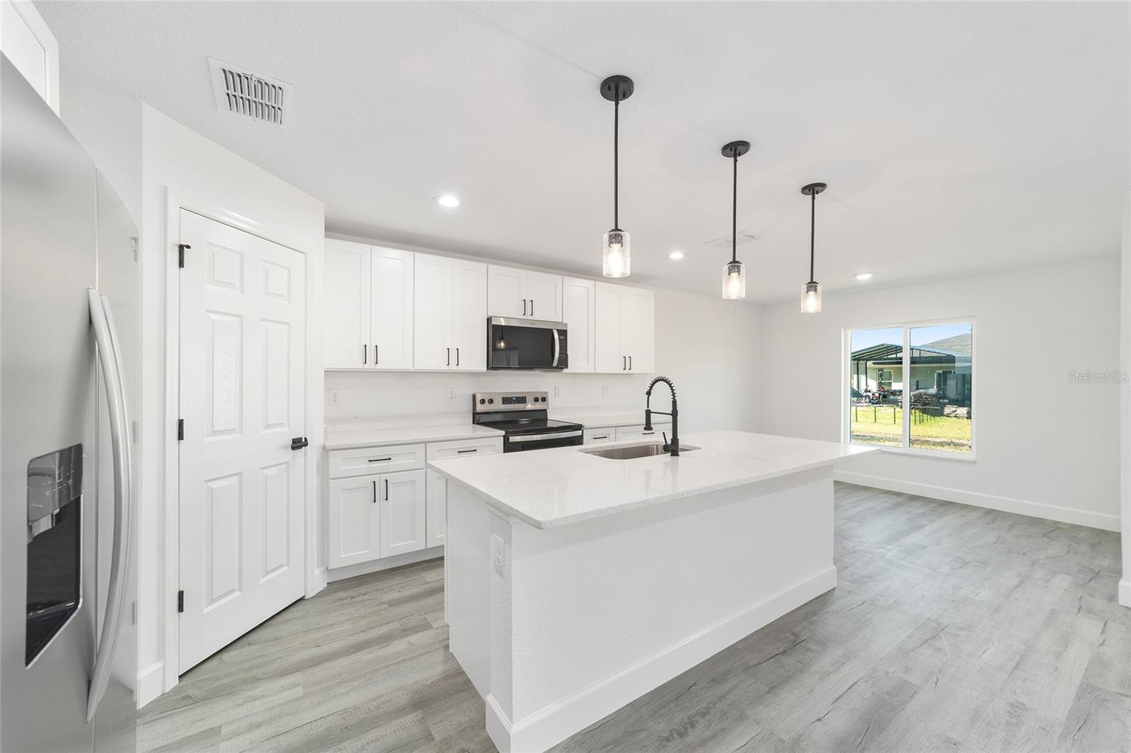 SILVER SPGS SHORES UN #24 - Residential