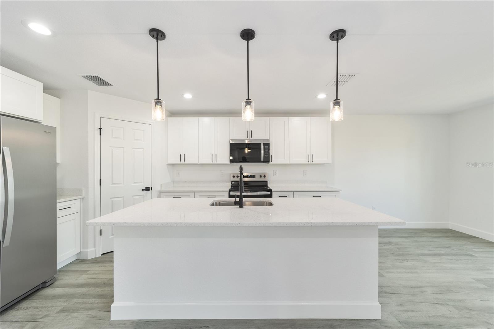 SILVER SPGS SHORES UN #24 - Residential