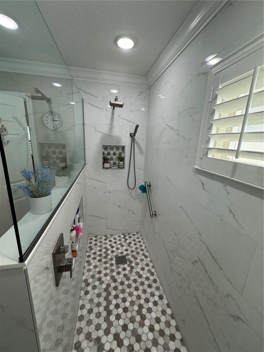 LAKEWOOD AT THE CROSSINGS UNIT 6 - Residential