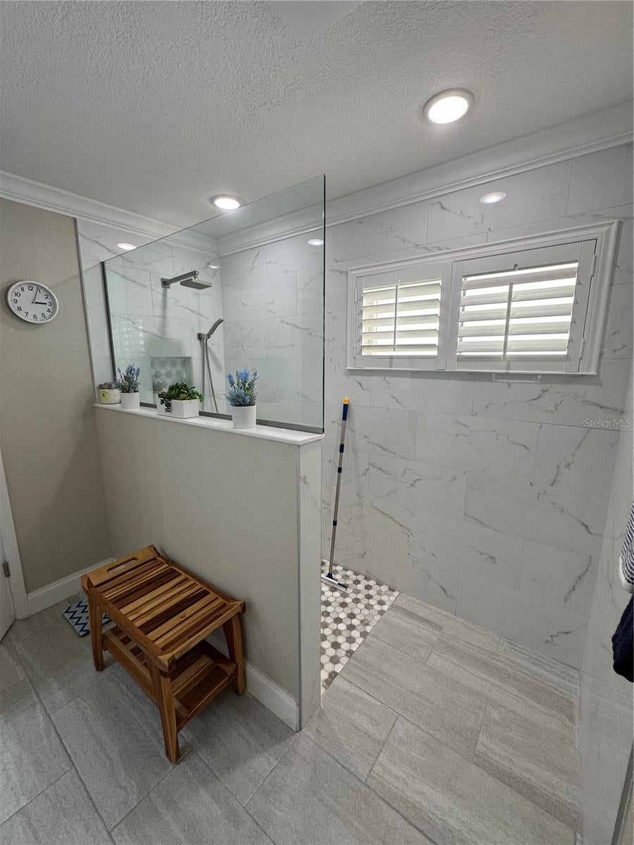 LAKEWOOD AT THE CROSSINGS UNIT 6 - Residential