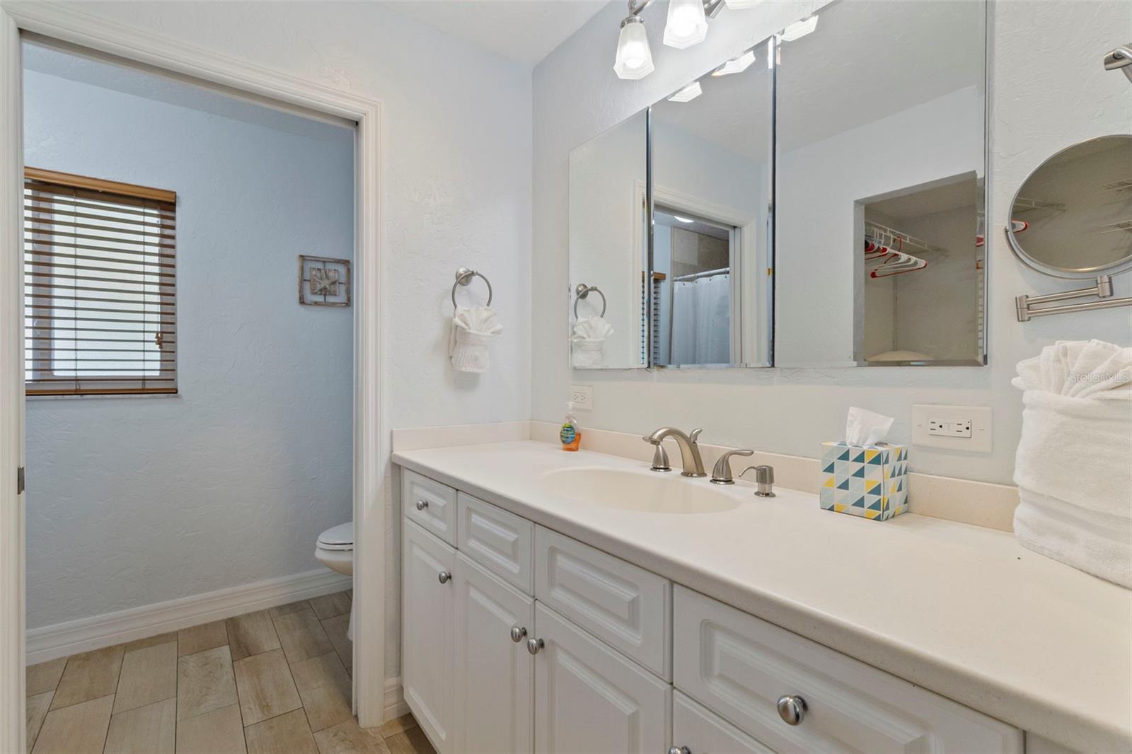 PINE SHORES ESTATE 5TH SEC - Residential