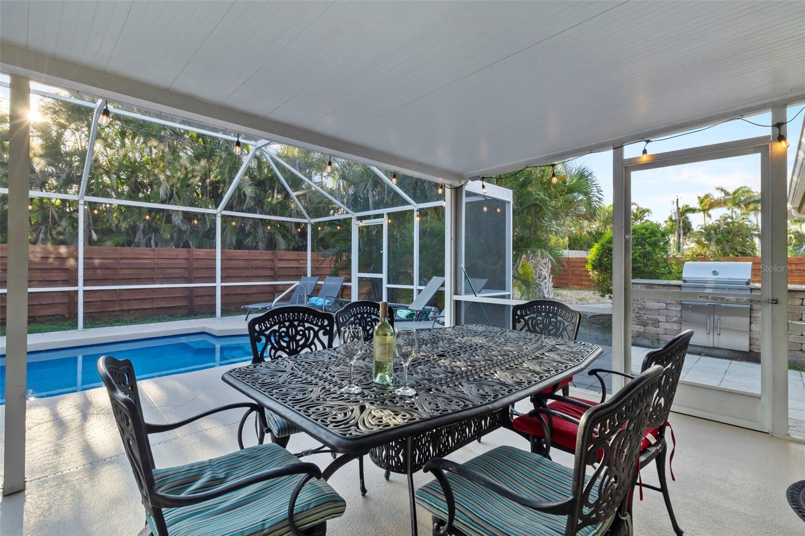 PINE SHORES ESTATE 5TH SEC - Residential