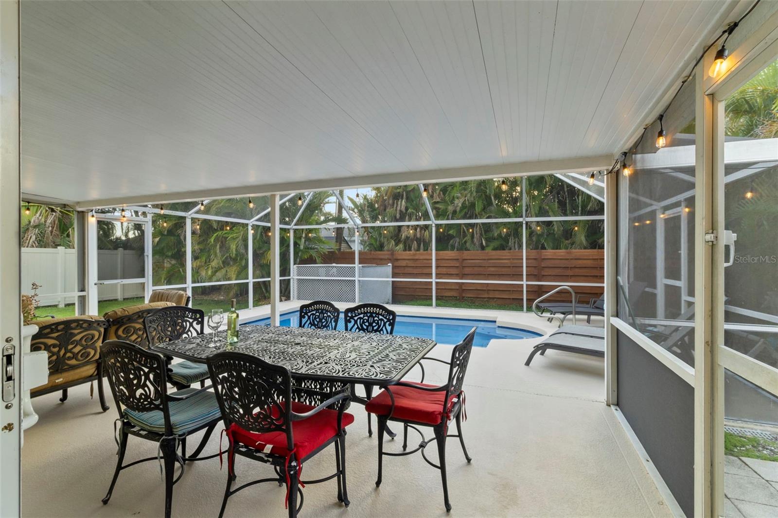 PINE SHORES ESTATE 5TH SEC - Residential