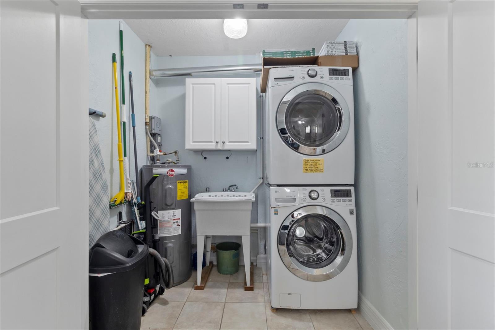 PINE SHORES ESTATE 5TH SEC - Residential