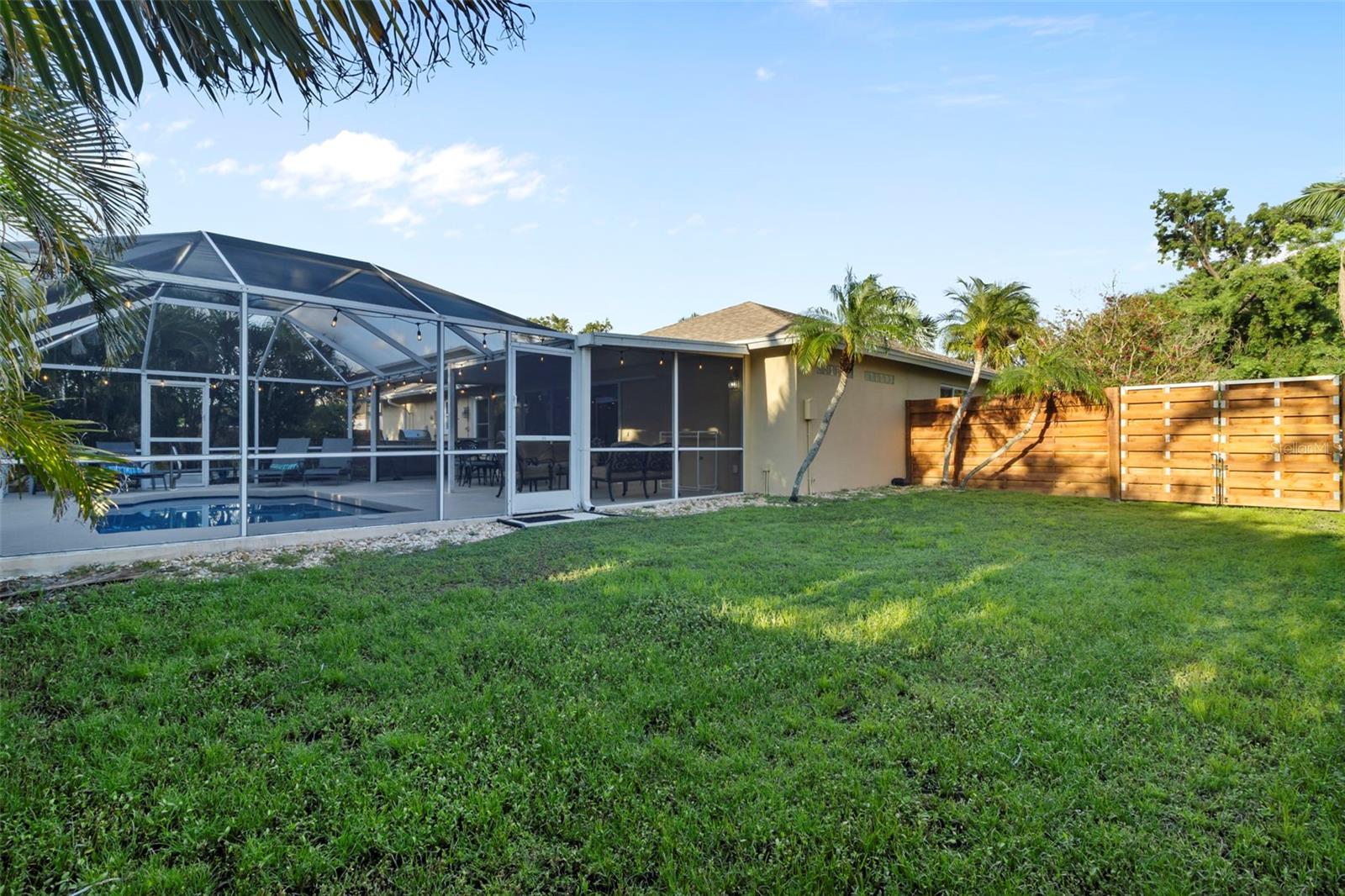 PINE SHORES ESTATE 5TH SEC - Residential