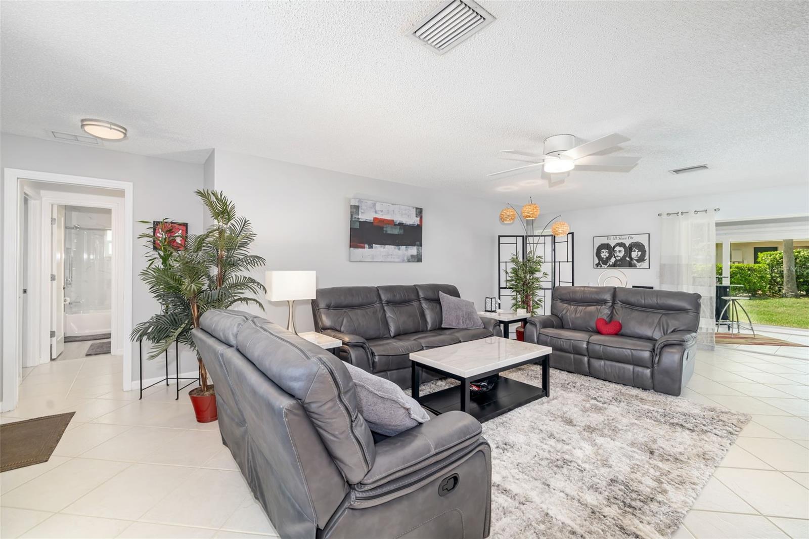 6940 W COUNTRY CLUB DRIVE N V-77