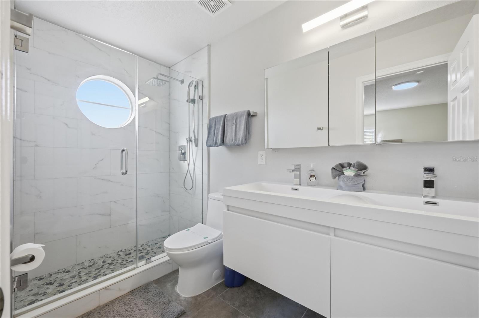 LAKE BERKLEY RESORT - Residential