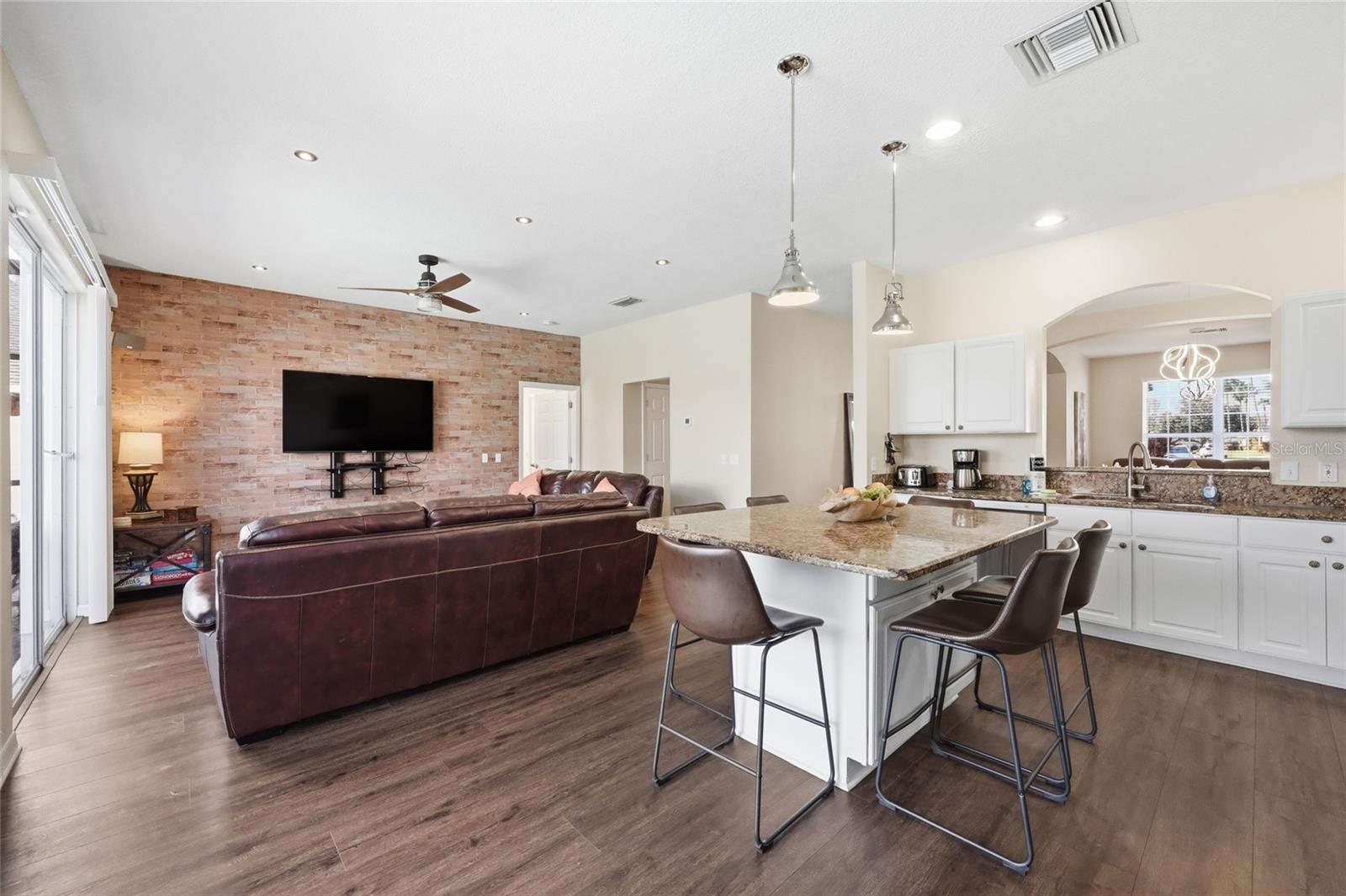 LAKE BERKLEY RESORT - Residential