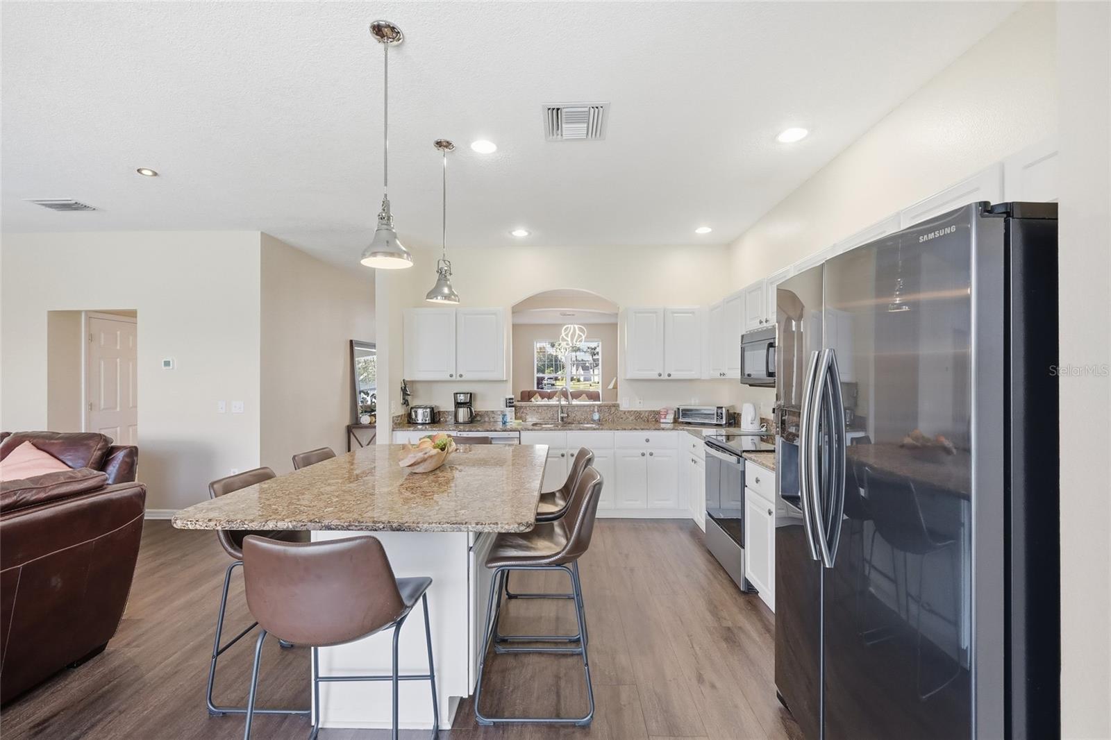 LAKE BERKLEY RESORT - Residential