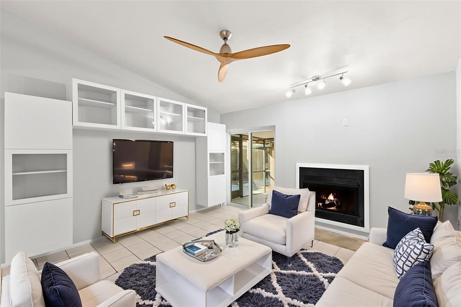 HUNTINGTON OF CARROLLWOOD - Residential Lease