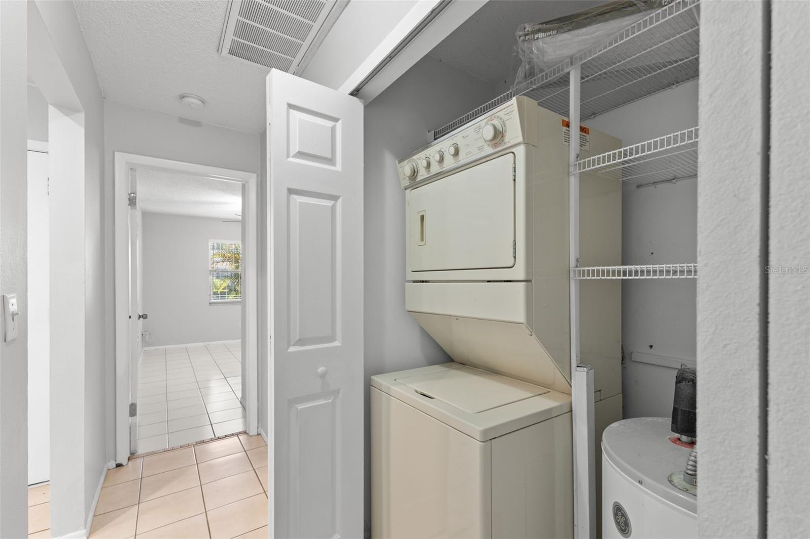 HUNTINGTON OF CARROLLWOOD - Residential Lease