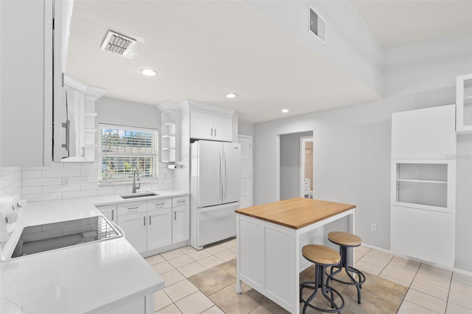 HUNTINGTON OF CARROLLWOOD - Residential Lease