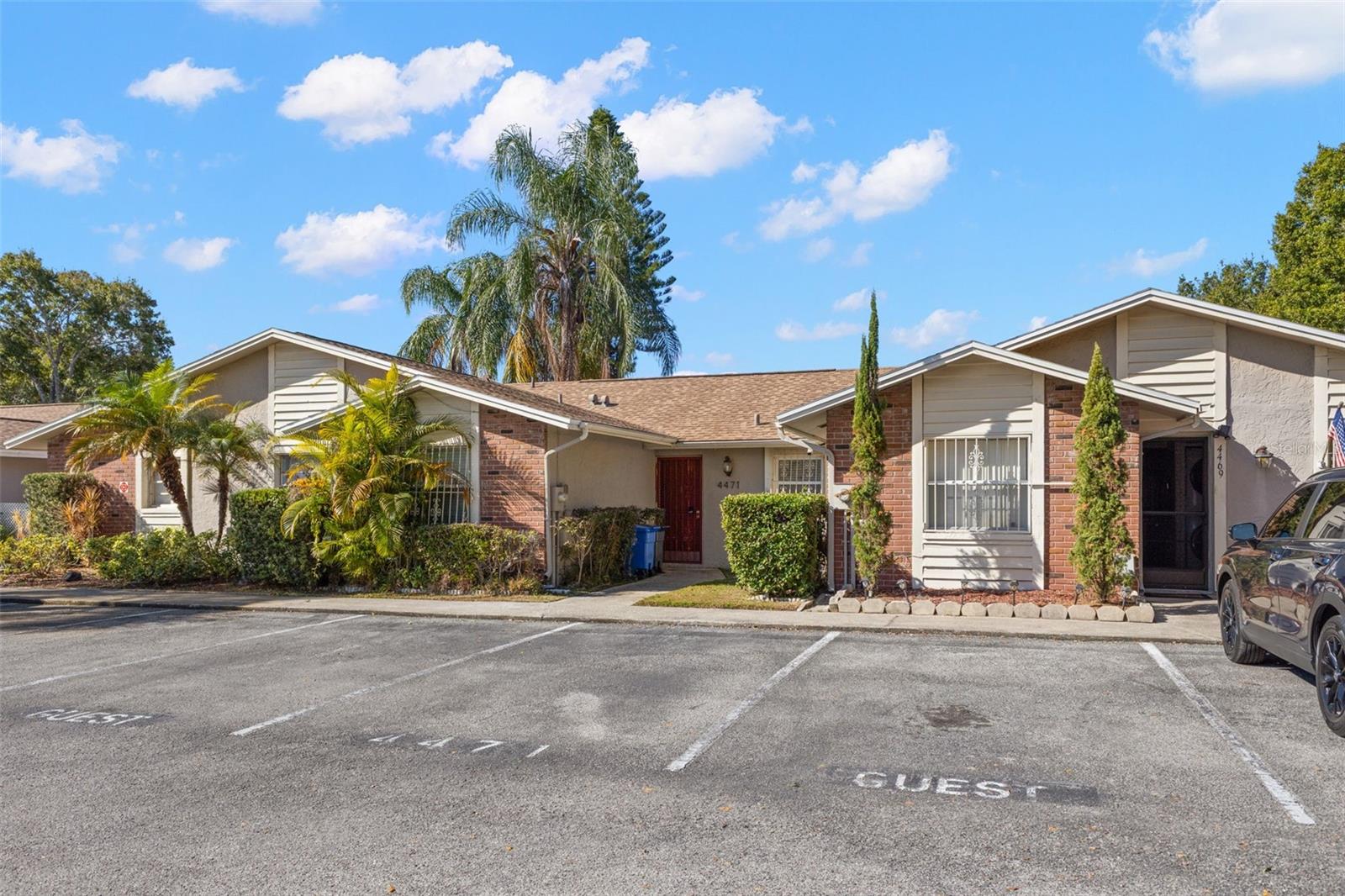 HUNTINGTON OF CARROLLWOOD - Residential Lease