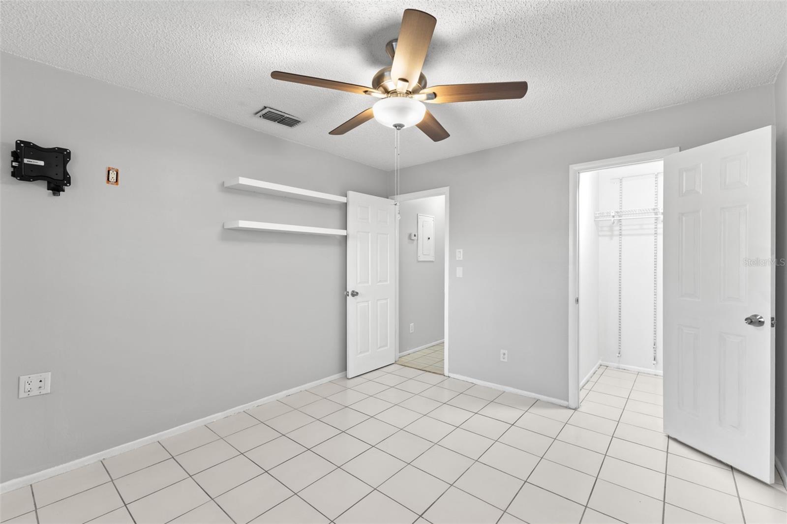 HUNTINGTON OF CARROLLWOOD - Residential Lease