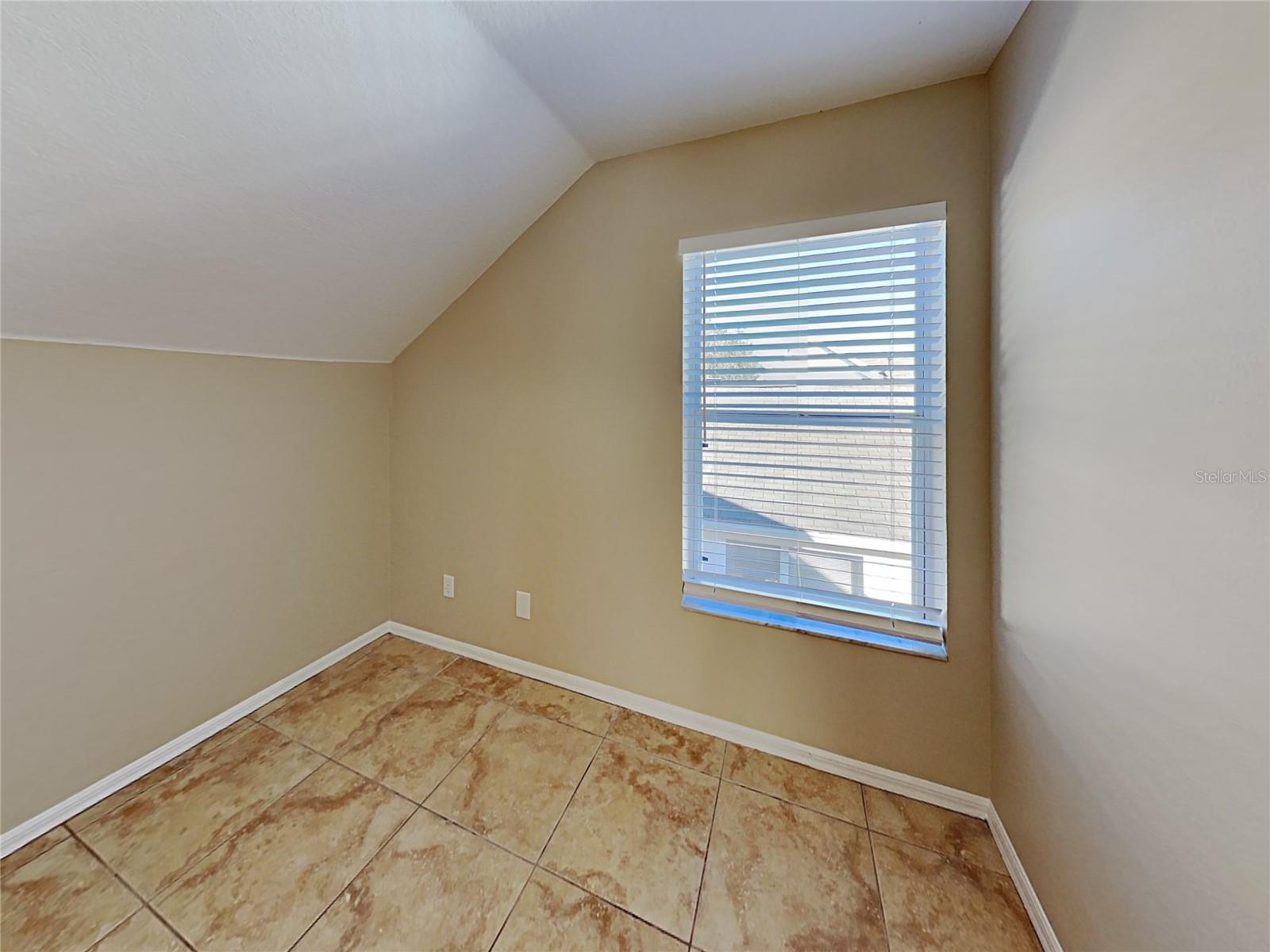 THOUSAND OAKS MULTI FAMILY - Residential