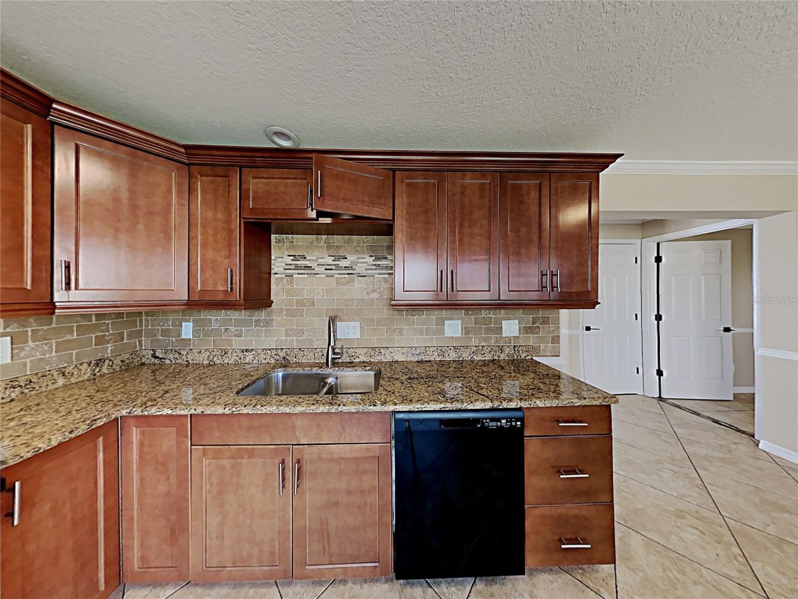 THOUSAND OAKS MULTI FAMILY - Residential