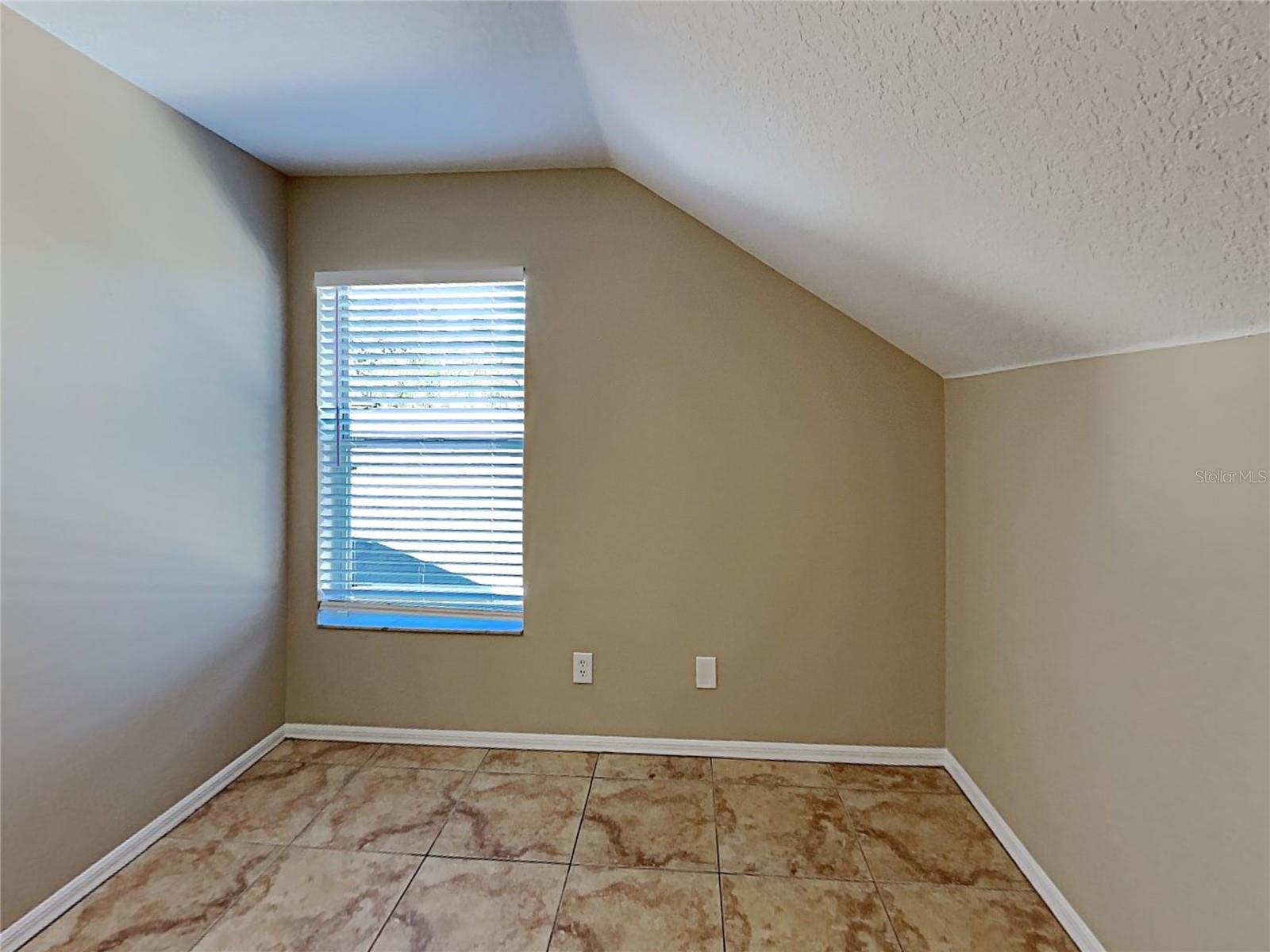 THOUSAND OAKS MULTI FAMILY - Residential