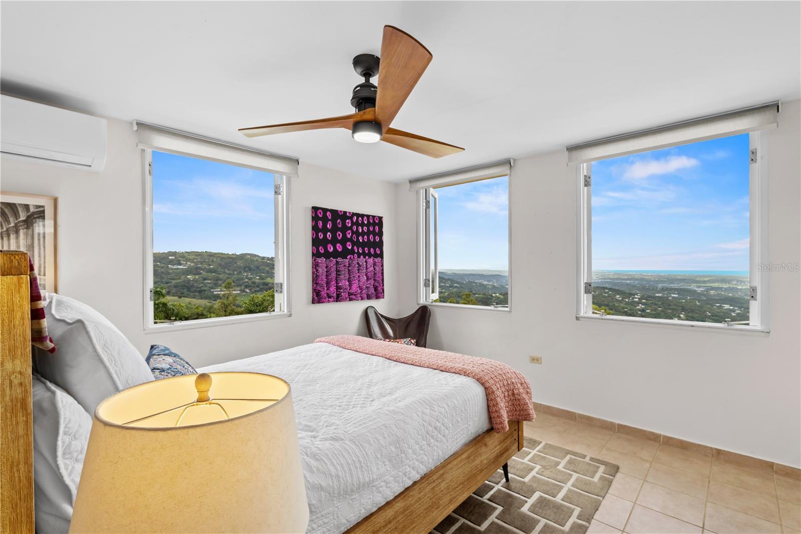 BO. GUZMAN ARRIBA - Residential