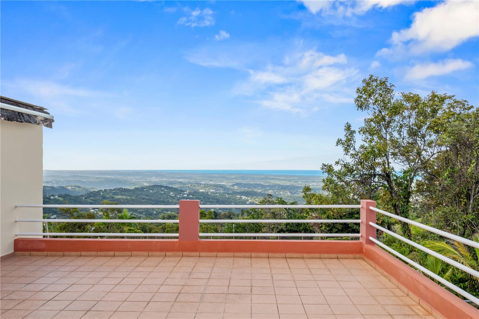 BO. GUZMAN ARRIBA - Residential