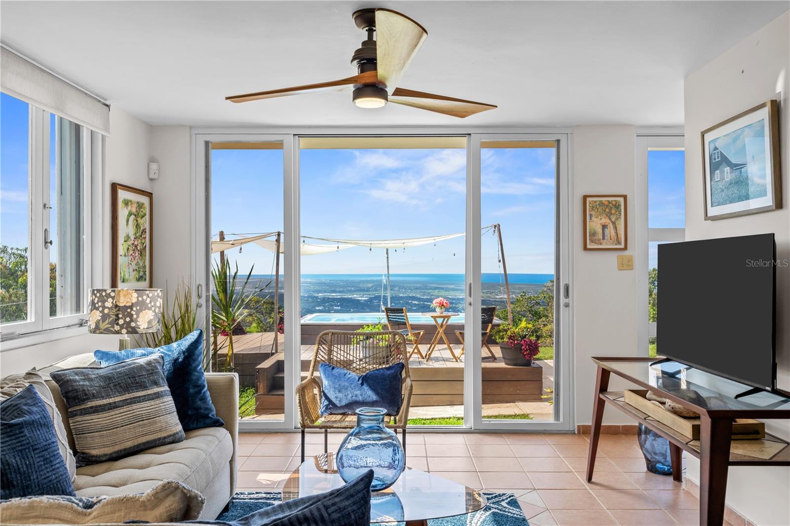 BO. GUZMAN ARRIBA - Residential