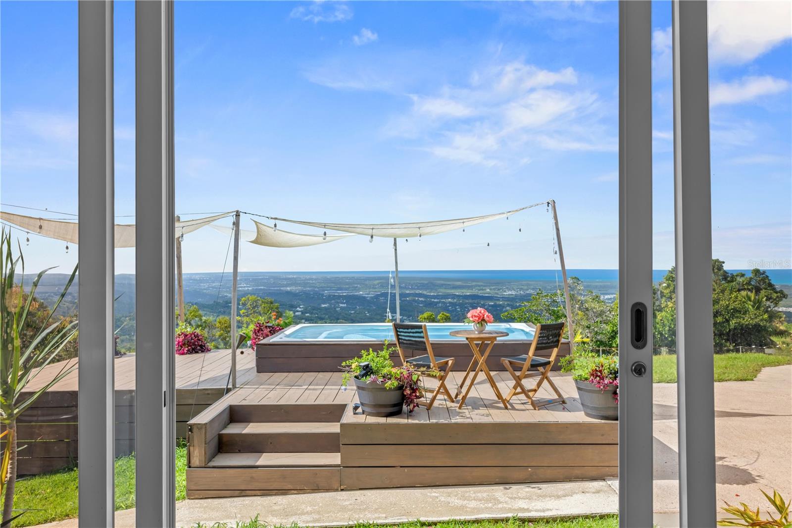 BO. GUZMAN ARRIBA - Residential